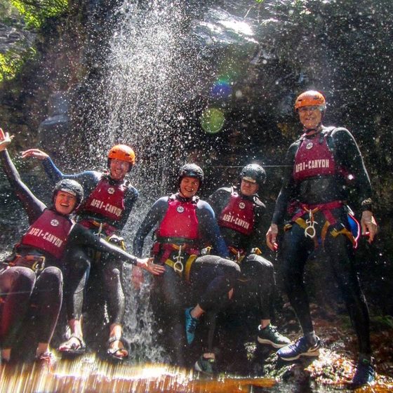 Gruppen gennemblødt efter canyoning