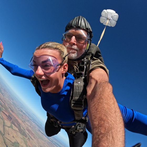 Tandem-skydiving over Cape Town